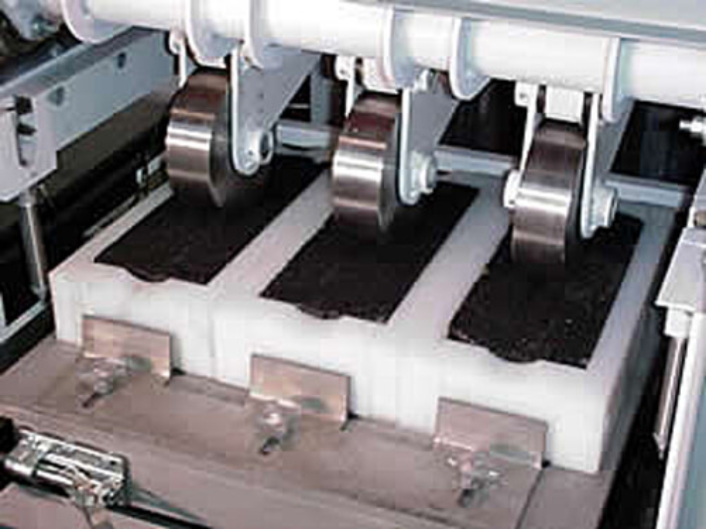 Asphalt Pavement Analyzer (APA)
